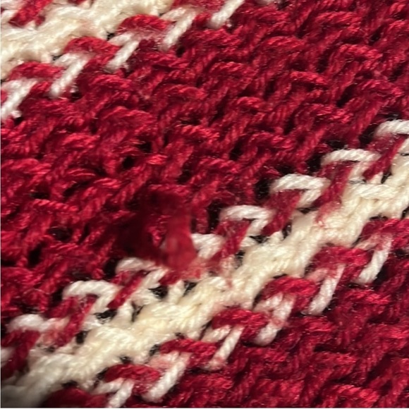 Knitted scarf burgundy red and white vertical striped thick soft knitted scarf - Picture 9 of 9